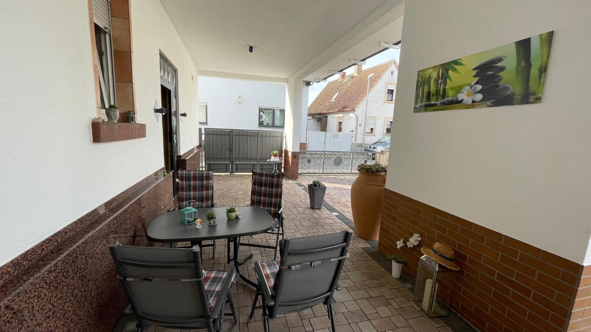 Ferienwohnung -Isola Madre Biebesheim am Rhein エクステリア 写真